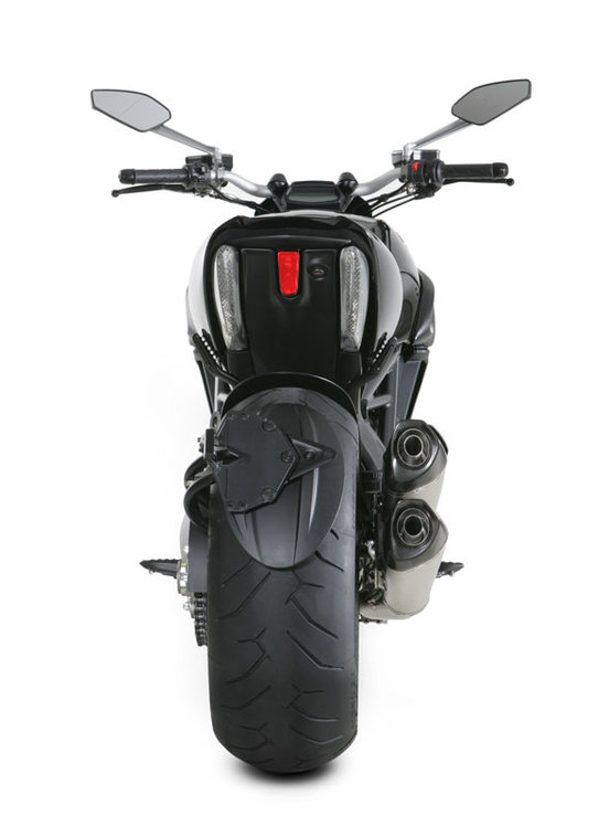 DUCATI_Diavel_11_SLIP-ON-Linie_Verbindungsrohre_in_Titan_2_x_Hexagonal-Dmpfer_conical_325_mm_Man.jpg