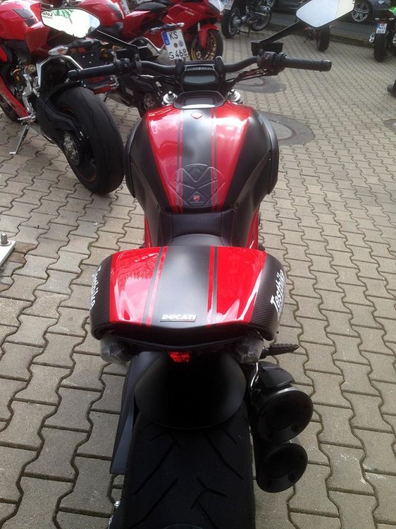 Diavel_2014_02.jpg